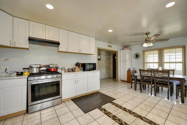 690 Jewell Ave, Yuba City, CA 95991
