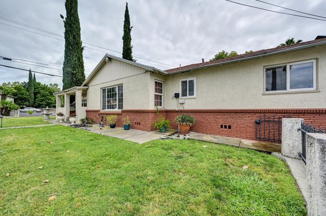 690 Jewell Ave, Yuba City, CA 95991