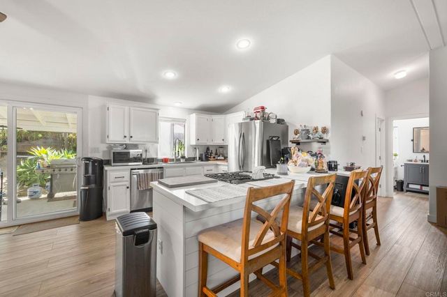 224 Astro Court, Vista, CA 92083