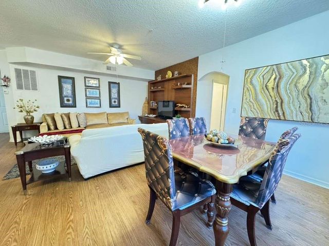 5560 METROWEST BOULEVARD 201, Orlando, FL 32811