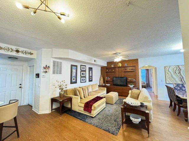 5560 METROWEST BOULEVARD 201, Orlando, FL 32811