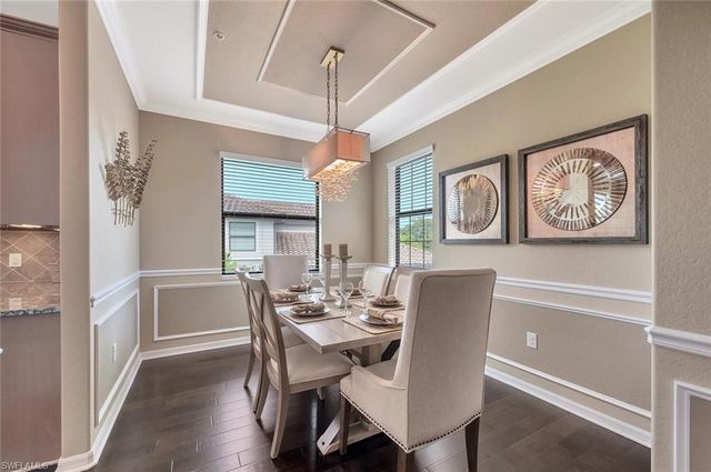 9485 Casoria CT 202, Naples, FL 34113