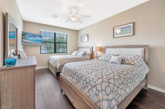9485 Casoria CT 202, Naples, FL 34113