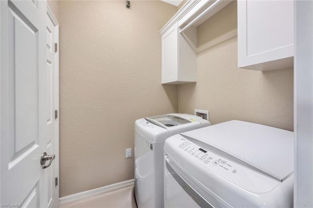 9485 Casoria CT 202, Naples, FL 34113