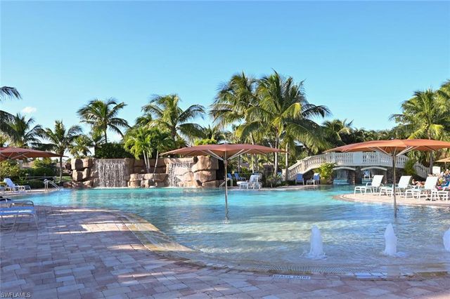 9485 Casoria CT 202, Naples, FL 34113