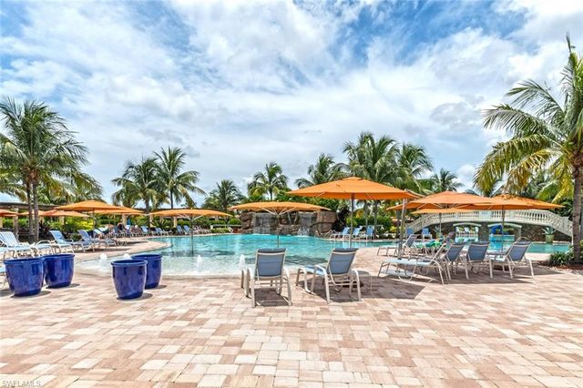 9485 Casoria CT 202, Naples, FL 34113