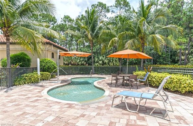 9485 Casoria CT 202, Naples, FL 34113
