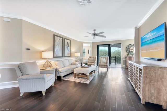 9485 Casoria CT 202, Naples, FL 34113