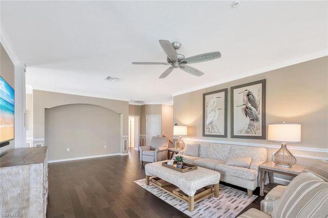 9485 Casoria CT 202, Naples, FL 34113