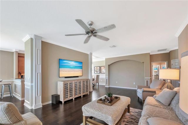 9485 Casoria CT 202, Naples, FL 34113