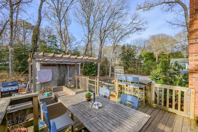 43 Chickadee Lane, Centerville, MA 02632