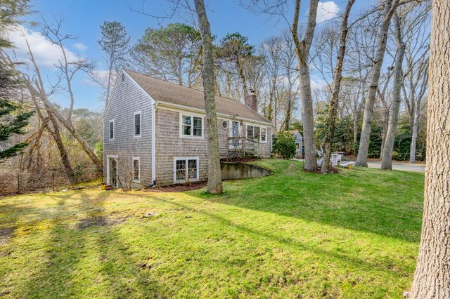 43 Chickadee Lane, Centerville, MA 02632