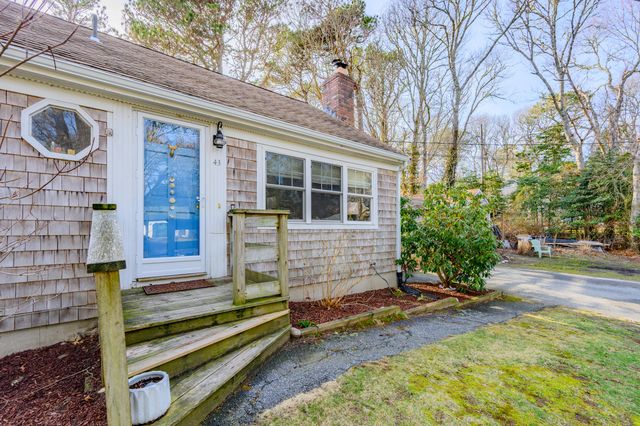 43 Chickadee Lane, Centerville, MA 02632