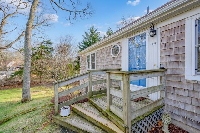 43 Chickadee Lane, Centerville, MA 02632