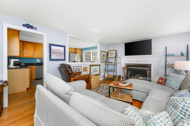 43 Chickadee Lane, Centerville, MA 02632