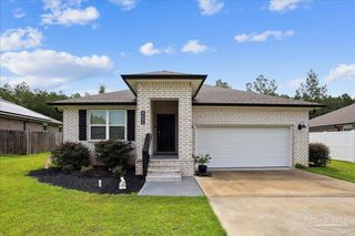 4686 Red Oak Dr, Milton, FL 32583