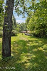 283 Eblen Cave Rd, Lenoir City, TN 37771