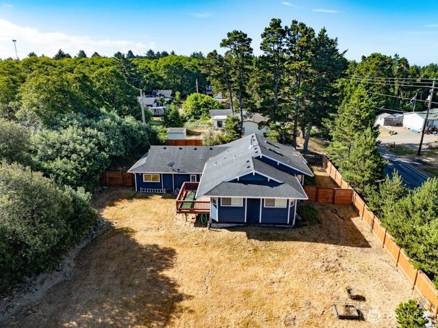 13208 Pacific Way, Long Beach, WA 98631