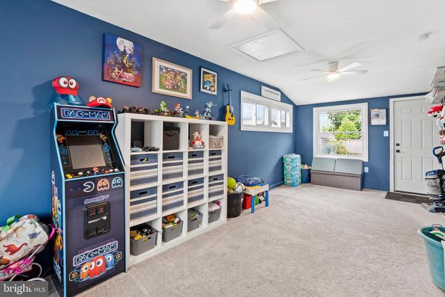 85 BUTTONWOOD LN, Levittown, PA 19054