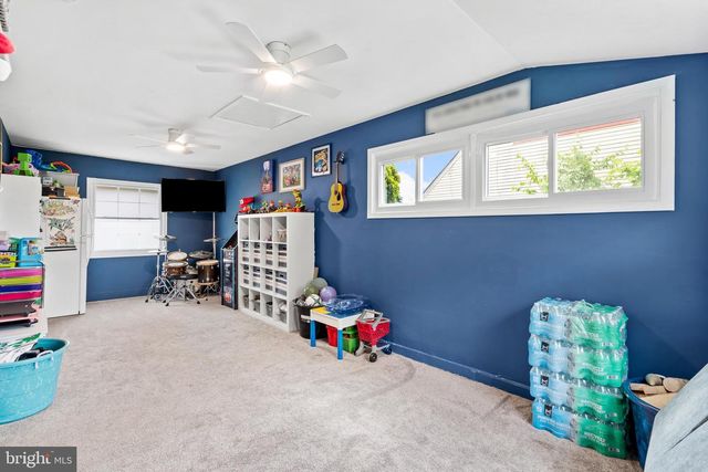 85 BUTTONWOOD LN, Levittown, PA 19054