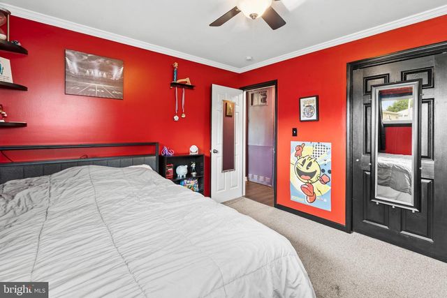 85 BUTTONWOOD LN, Levittown, PA 19054