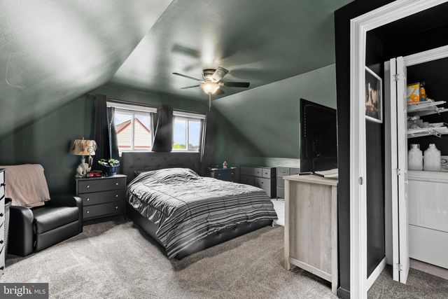 85 BUTTONWOOD LN, Levittown, PA 19054