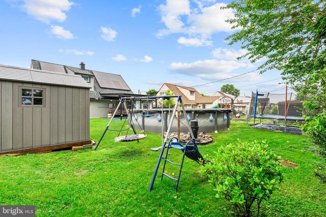 85 BUTTONWOOD LN, Levittown, PA 19054