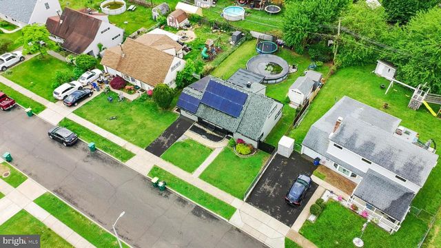85 BUTTONWOOD LN, Levittown, PA 19054