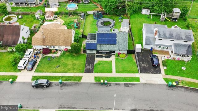85 BUTTONWOOD LN, Levittown, PA 19054