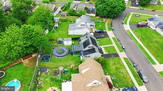 85 BUTTONWOOD LN, Levittown, PA 19054