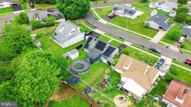 85 BUTTONWOOD LN, Levittown, PA 19054