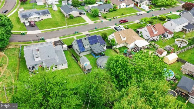 85 BUTTONWOOD LN, Levittown, PA 19054