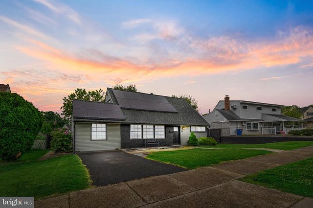85 BUTTONWOOD LN, Levittown, PA 19054