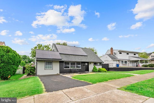 85 BUTTONWOOD LN, Levittown, PA 19054