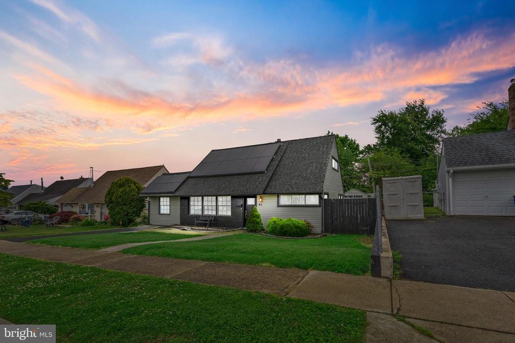 85 BUTTONWOOD LN, Levittown, PA 19054