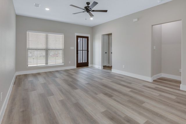 722 E Walker Street, Denison, TX 75021