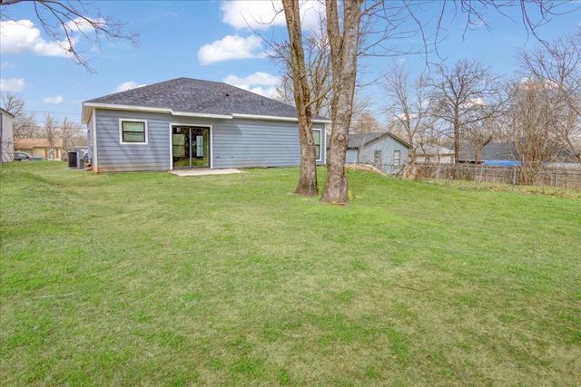 722 E Walker Street, Denison, TX 75021