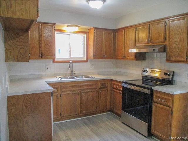 23777 Piper Avenue, Eastpointe, MI 48021