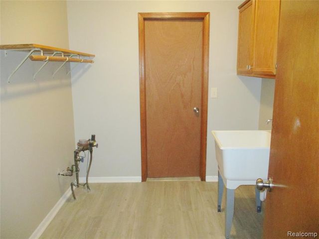 23777 Piper Avenue, Eastpointe, MI 48021