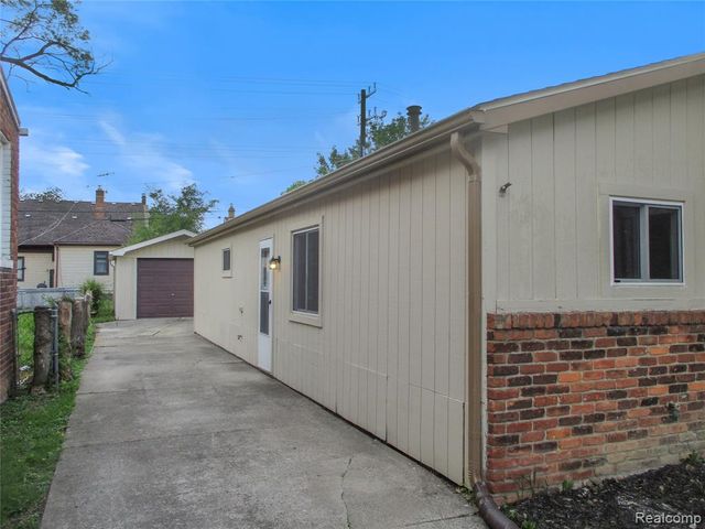 23777 Piper Avenue, Eastpointe, MI 48021
