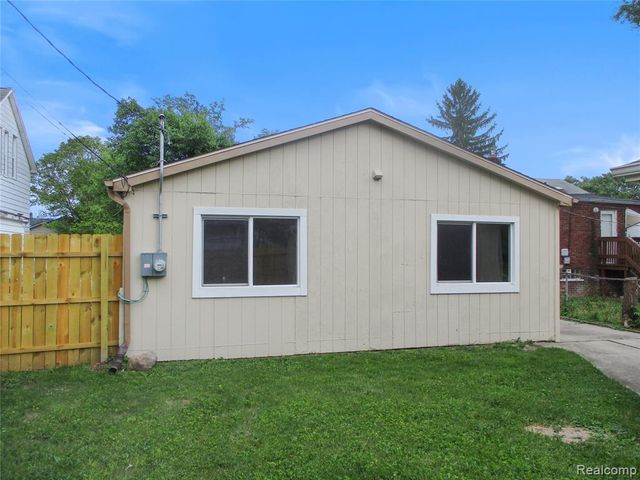 23777 Piper Avenue, Eastpointe, MI 48021