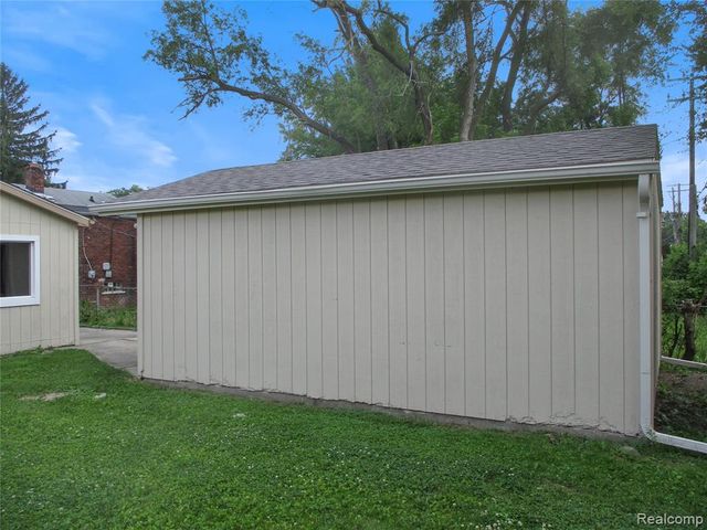 23777 Piper Avenue, Eastpointe, MI 48021