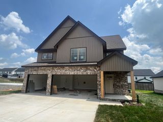618 Woodrush Dr, Clarksville, TN 37040