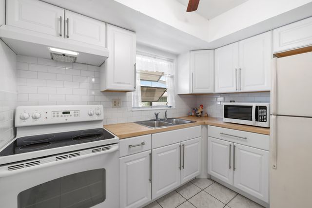 2915 Crosley Drive W G, West Palm Beach, FL 33415