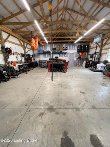 1948 Todds Point Rd, Simpsonville, KY 40067