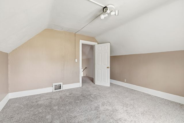 1545 W 2nd Street, Davenport, IA 52802