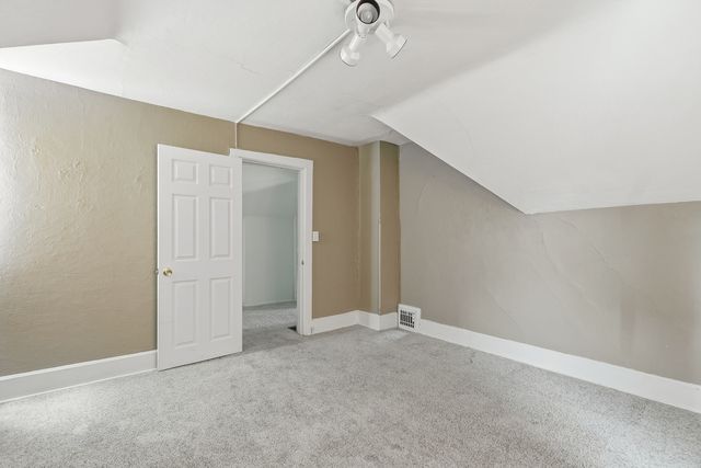 1545 W 2nd Street, Davenport, IA 52802