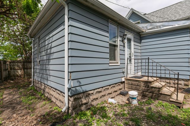 1545 W 2nd Street, Davenport, IA 52802