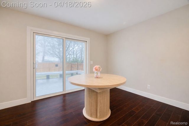 23092 Berdeno Avenue, Hazel Park, MI 48030