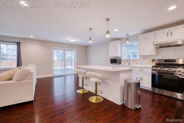 23092 Berdeno Avenue, Hazel Park, MI 48030